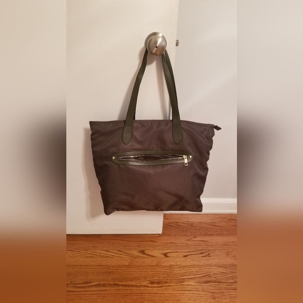 18"x14"x6" Large nylon olive green tote